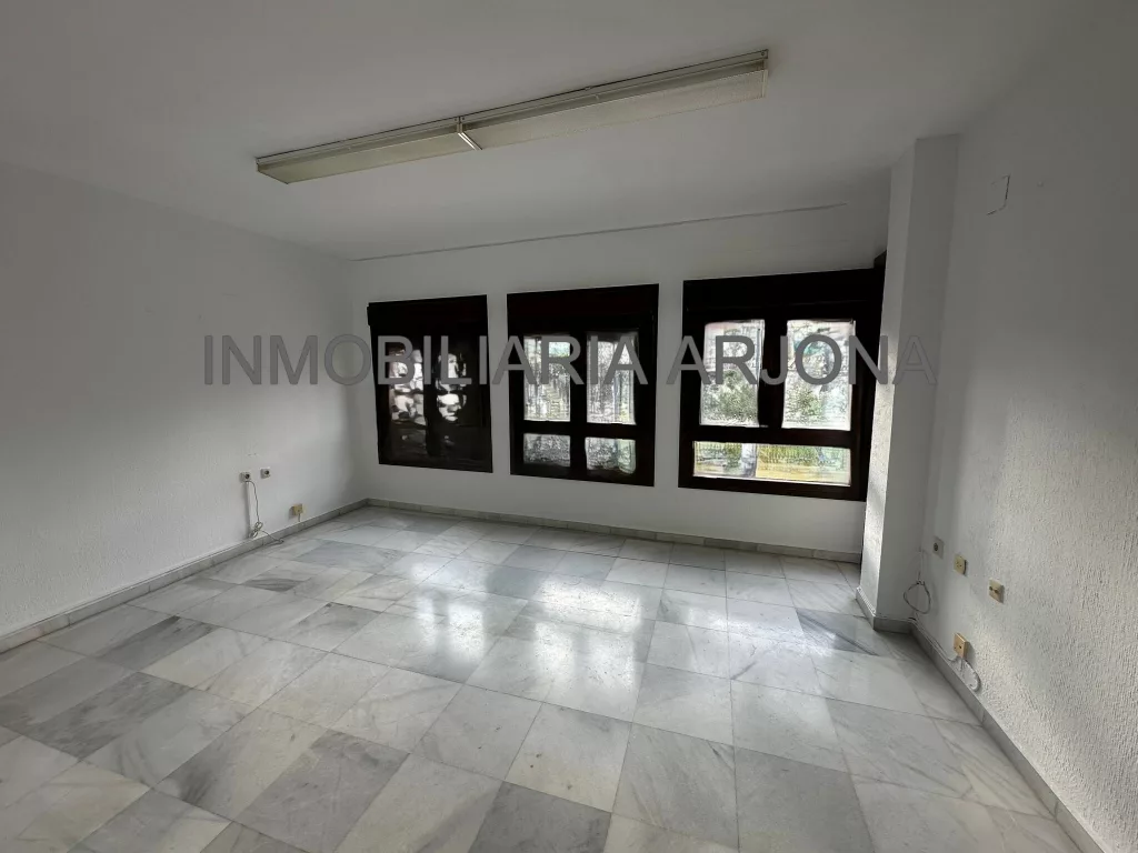 cfc1b983 5674 43a4 8a87 ad4518c94066